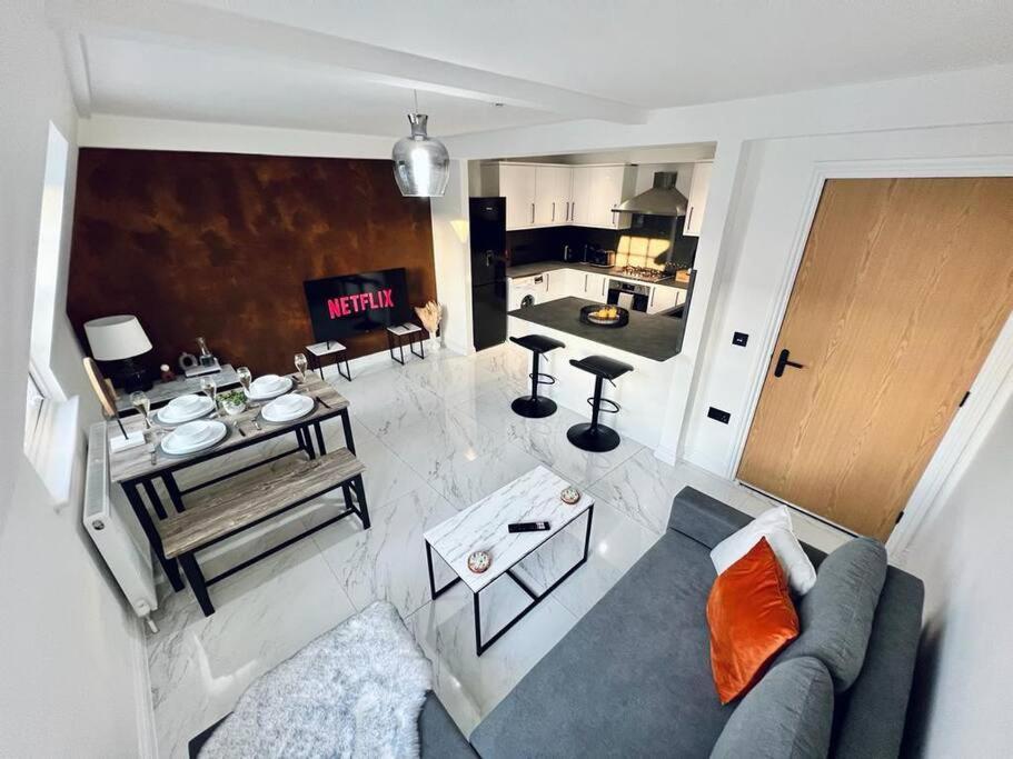 2 Bed Harbourside Penthouse With Hot Tub & Stunning Roof Terrace Apartment Weymouth Bagian luar foto