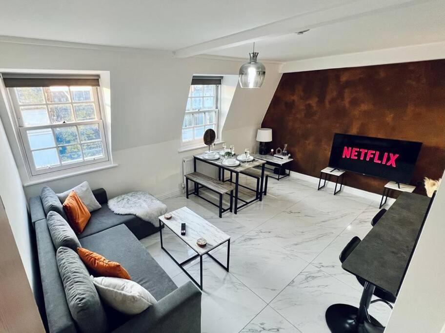 2 Bed Harbourside Penthouse With Hot Tub & Stunning Roof Terrace Apartment Weymouth Bagian luar foto
